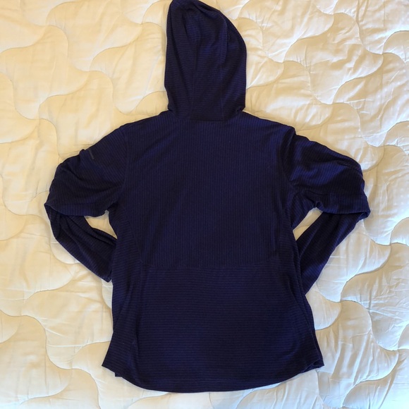 Columbia cozy hooded lightweight long sleeve top. Purple and black stripes. - Picture 5 of 6
